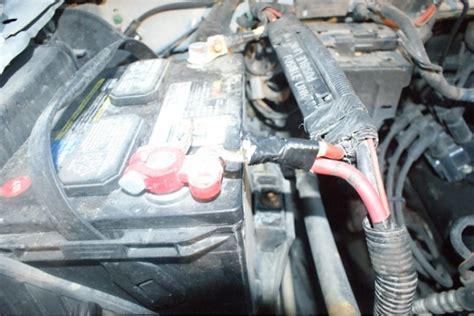 2000 mustang power distribution box batt cable lug melted|Replace Battery Cables on a 2000 Mustang: Step.